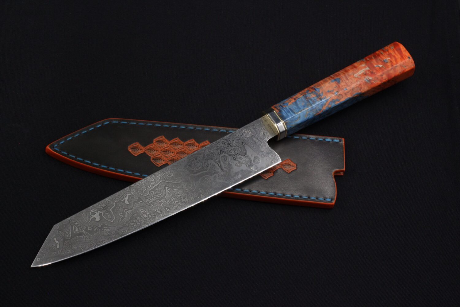 Kiritsuke damaszk séfkés karéliai nyírfa markolattal és bőrtokkal